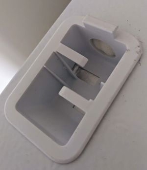 A matching basket, but empty.